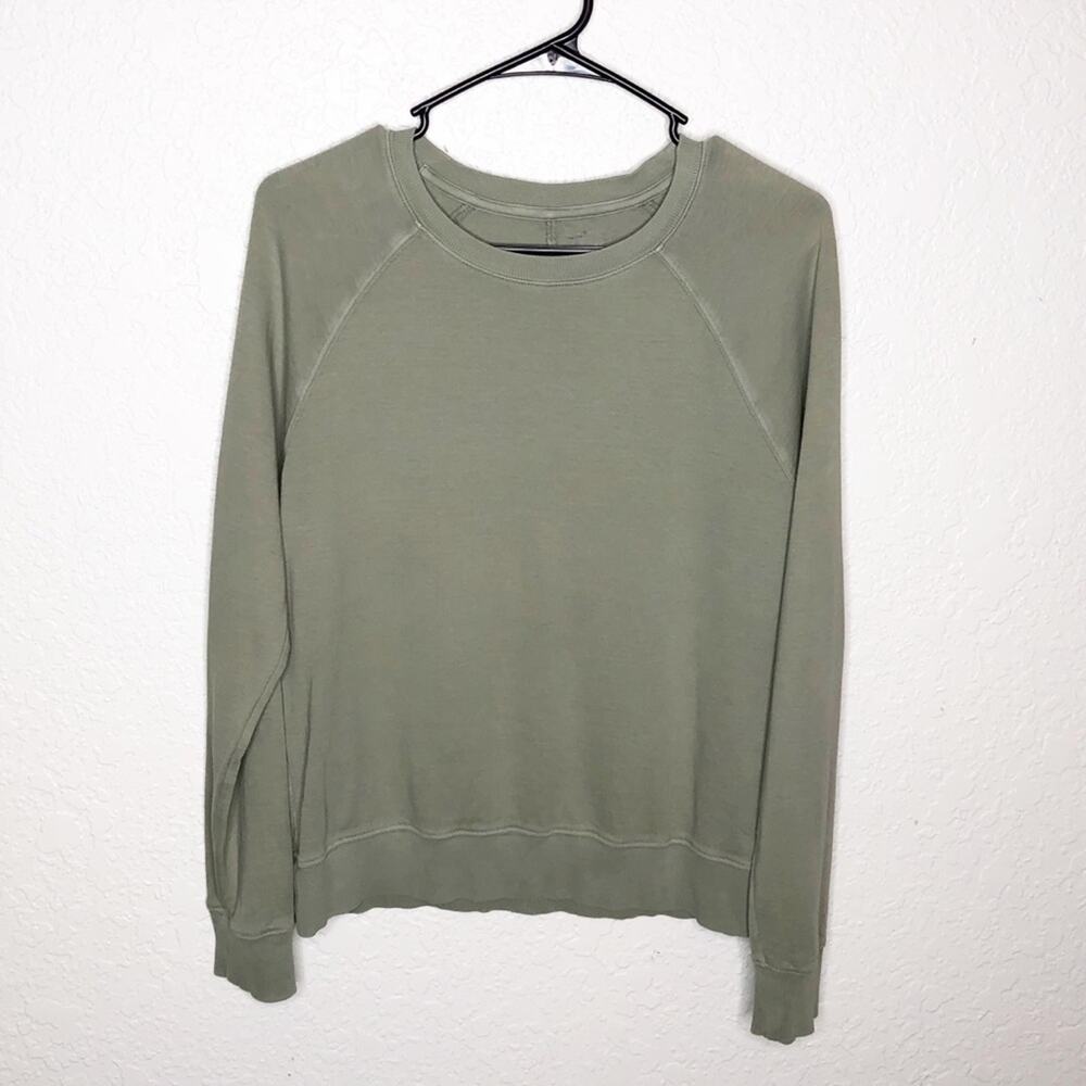 Athleta light sage green lightweight long sleeve knit top size Extra Small XS